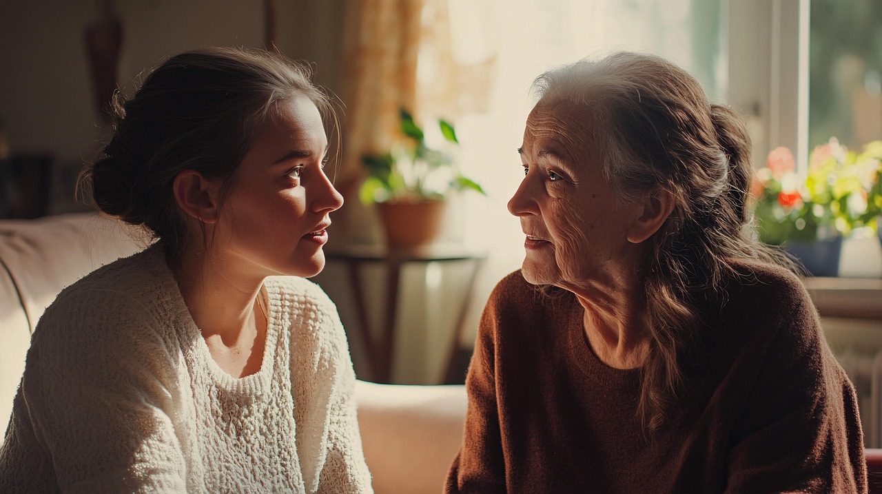Une jeune fille et une femme âgée